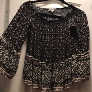 American Eagle off the shoulder flowy top